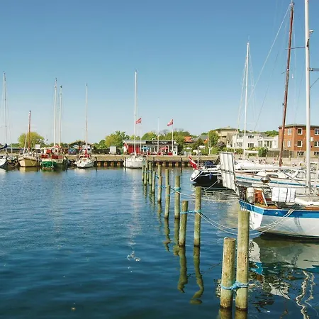 4 Bedroom Beach Front Home In Stege Dom wakacyjny Stege
