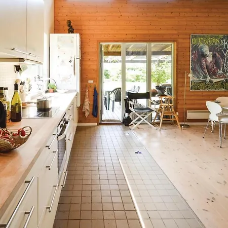 4 Bedroom Beach Front Home In Stege *