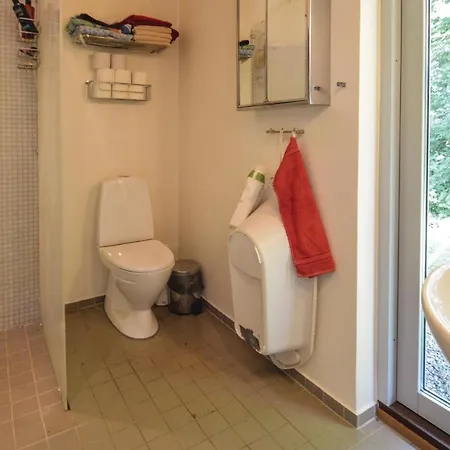 4 Bedroom Beach Front Home In Stege