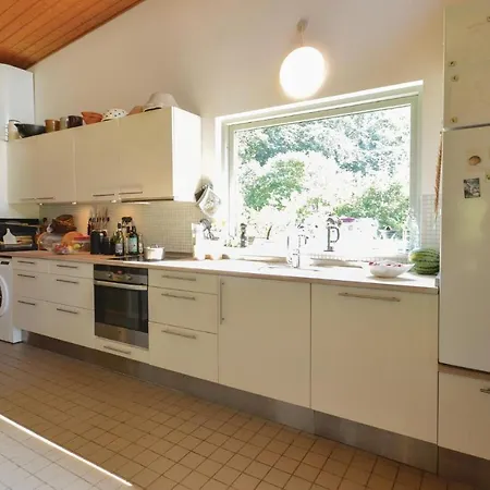 4 Bedroom Beach Front Home In Stege Dom wakacyjny Stege