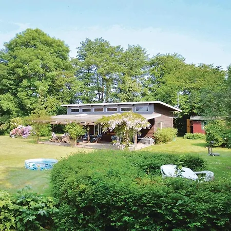 4 Bedroom Beach Front Home In Stege Dom wakacyjny